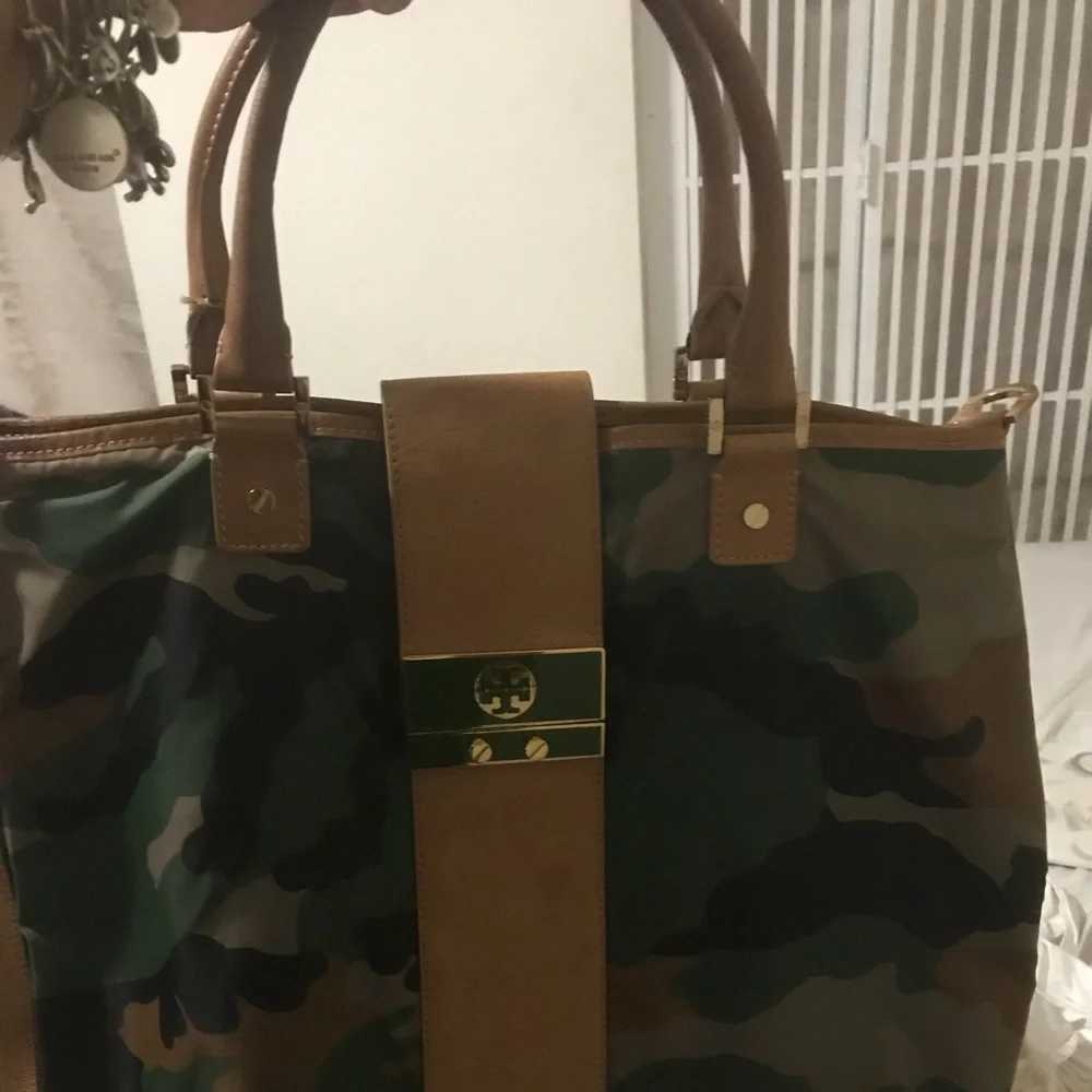 Tory Burch - Picture 1 of 6